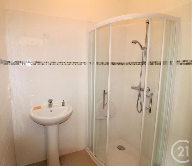 Appartement F3 &agrave; louer - 3 pi&egrave;ces - 57,12 m2 - Volvic - 63 - AUVERGNE