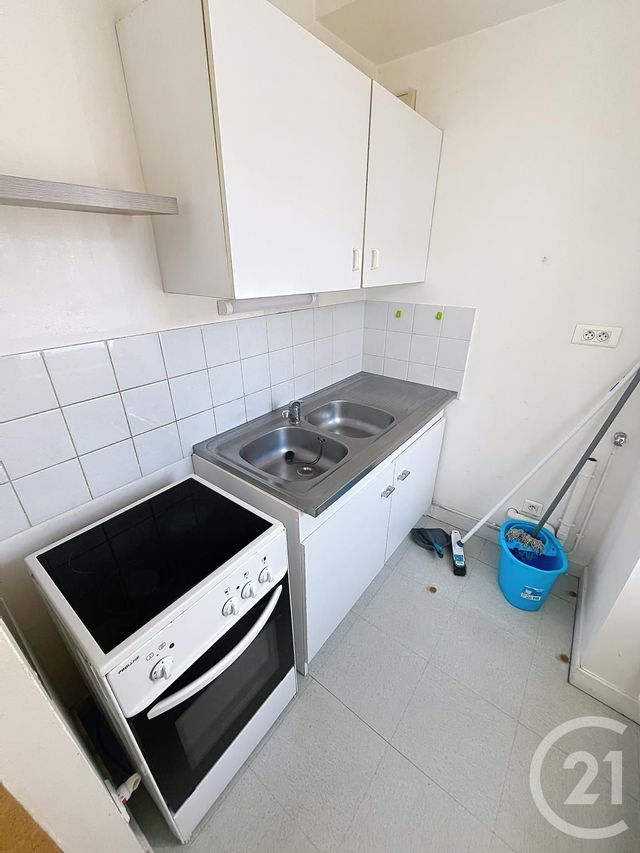 Appartement &agrave; louer - 2 pi&egrave;ces - 43,40 m2 - Aigueperse - 63 - AUVERGNE
