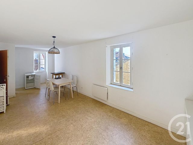 Appartement &agrave; louer - 2 pi&egrave;ces - 43,40 m2 - Aigueperse - 63 - AUVERGNE