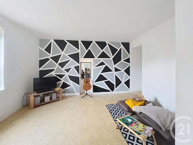 Appartement &agrave; louer - 2 pi&egrave;ces - 43,40 m2 - Aigueperse - 63 - AUVERGNE