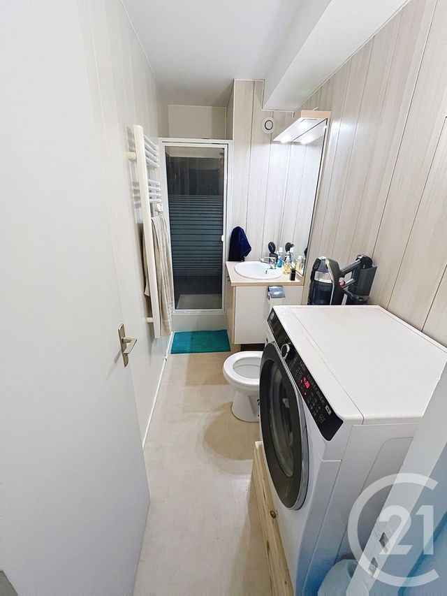 Appartement F2 &agrave; louer - 2 pi&egrave;ces - 28,70 m2 - Chatel Guyon - 63 - AUVERGNE