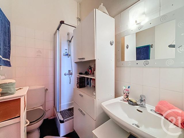 Appartement F2 &agrave; louer - 2 pi&egrave;ces - 46,50 m2 - Chatel Guyon - 63 - AUVERGNE