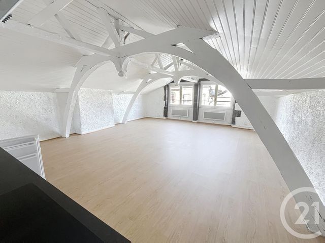 Appartement F4 &agrave; vendre - 2 pi&egrave;ces - 47,24 m2 - Riom - 63 - AUVERGNE