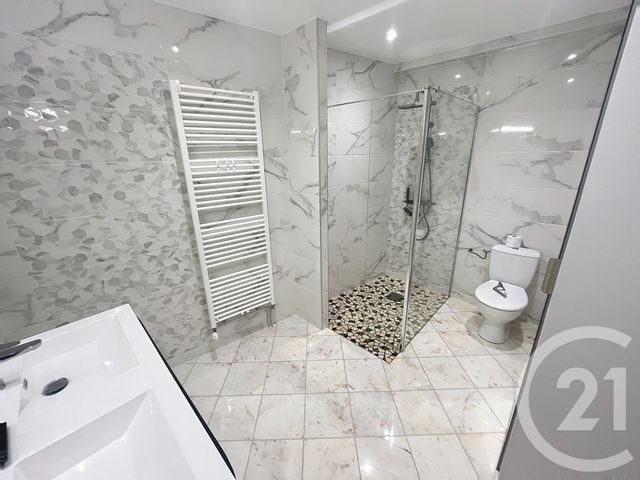 Maison &agrave; louer - 3 pi&egrave;ces - 99,57 m2 - Volvic - 63 - AUVERGNE