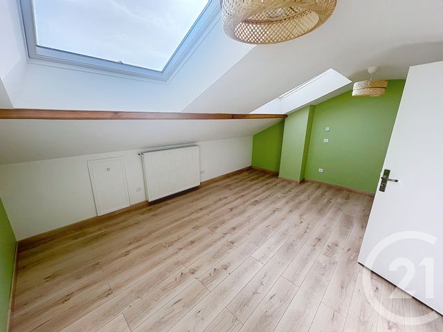 Maison &agrave; louer - 3 pi&egrave;ces - 99,57 m2 - Volvic - 63 - AUVERGNE