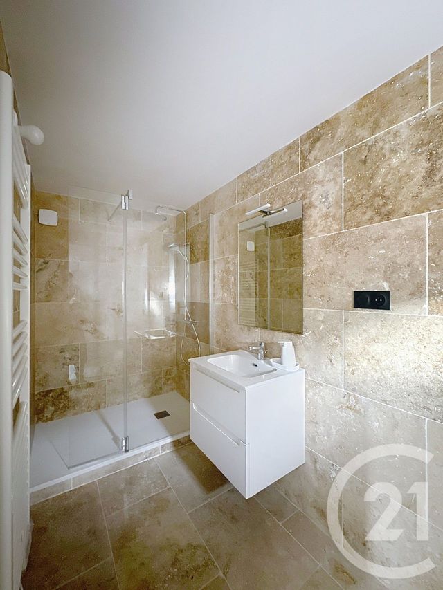 Appartement F3 &agrave; vendre - 3 pi&egrave;ces - 63,94 m2 - Riom - 63 - AUVERGNE