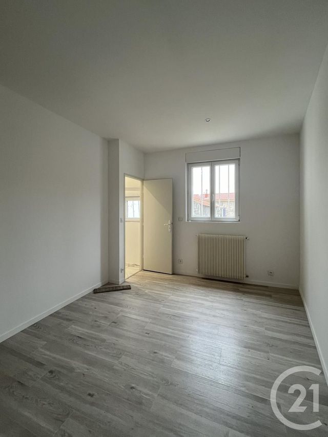 Maison &agrave; vendre - 4 pi&egrave;ces - 120 m2 - St Bonnet Pres Riom - 63 - AUVERGNE