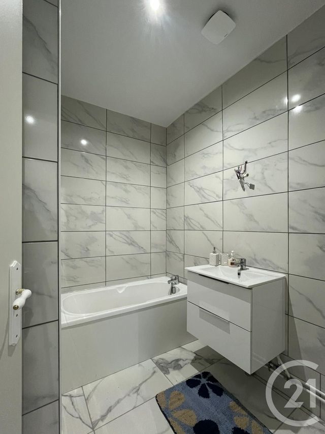 Maison &agrave; vendre - 4 pi&egrave;ces - 120 m2 - St Bonnet Pres Riom - 63 - AUVERGNE