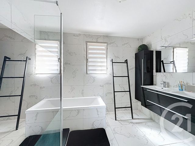 Maison &agrave; vendre - 7 pi&egrave;ces - 183 m2 - St Myon - 63 - AUVERGNE