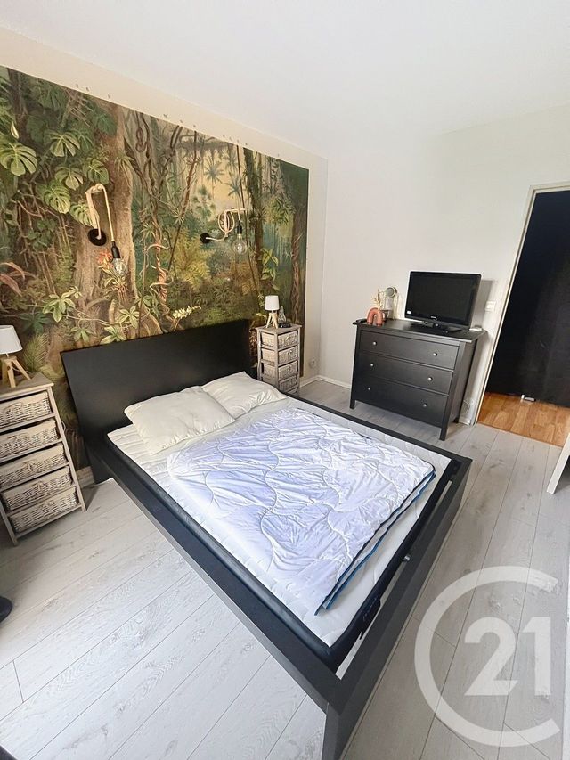 Appartement F3 &agrave; louer - 3 pi&egrave;ces - 64,93 m2 - Riom - 63 - AUVERGNE