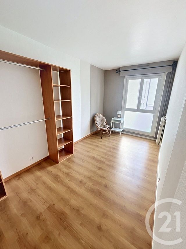 Appartement F3 &agrave; louer - 3 pi&egrave;ces - 64,93 m2 - Riom - 63 - AUVERGNE