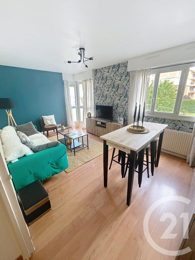 Appartement F3 &agrave; louer - 3 pi&egrave;ces - 64,93 m2 - Riom - 63 - AUVERGNE