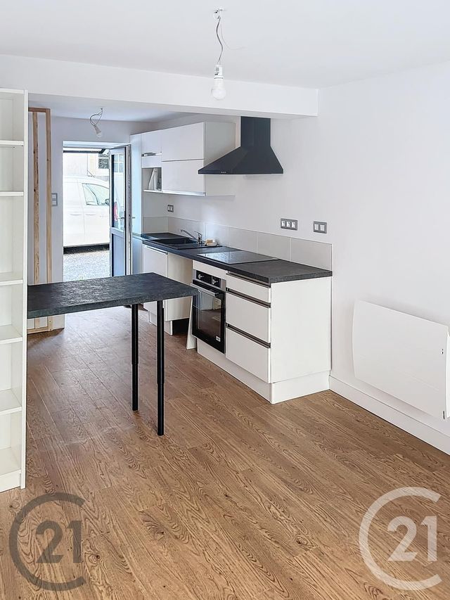 Maison &agrave; louer - 3 pi&egrave;ces - 58 m2 - Volvic - 63 - AUVERGNE