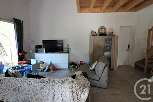 Maison &agrave; louer - 5 pi&egrave;ces - 128,01 m2 - Volvic - 63 - AUVERGNE