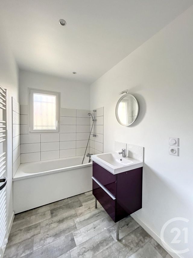 Maison &agrave; louer - 5 pi&egrave;ces - 128,01 m2 - Volvic - 63 - AUVERGNE