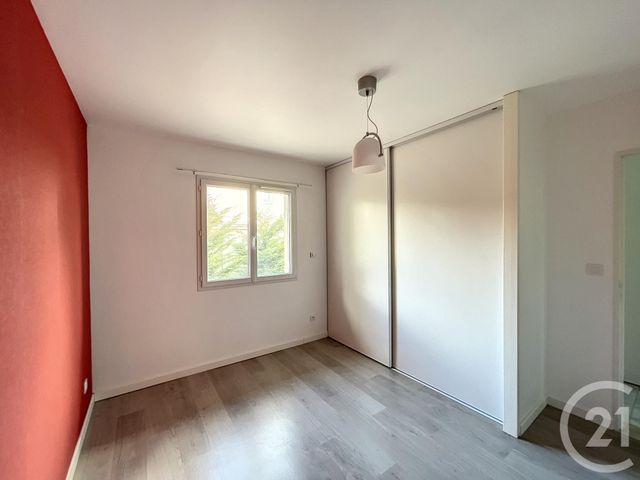 Maison &agrave; louer - 5 pi&egrave;ces - 128,01 m2 - Volvic - 63 - AUVERGNE