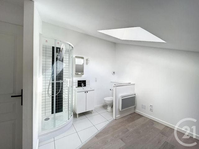 Maison &agrave; louer - 5 pi&egrave;ces - 128,01 m2 - Volvic - 63 - AUVERGNE