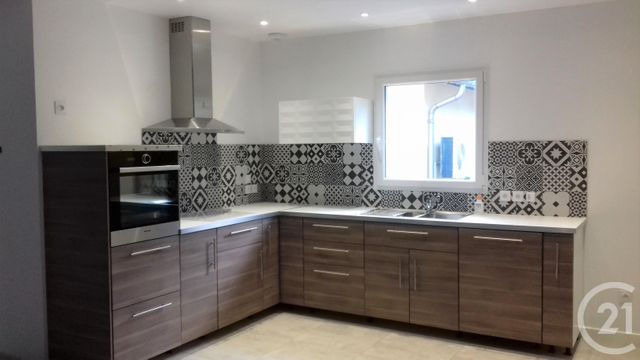 Maison &agrave; louer - 5 pi&egrave;ces - 128,01 m2 - Volvic - 63 - AUVERGNE