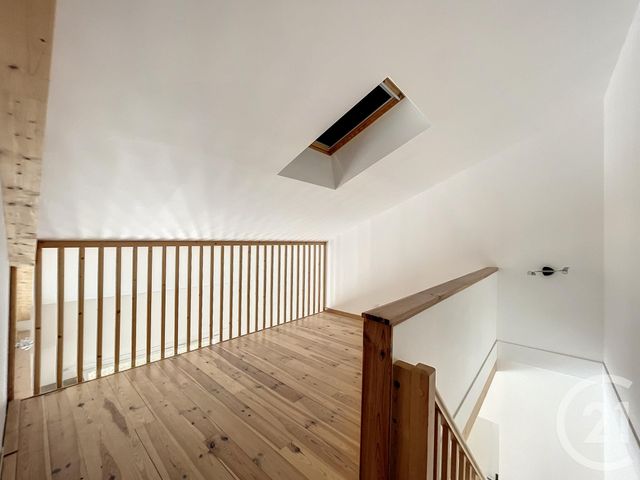 Maison &agrave; louer - 5 pi&egrave;ces - 128,01 m2 - Volvic - 63 - AUVERGNE