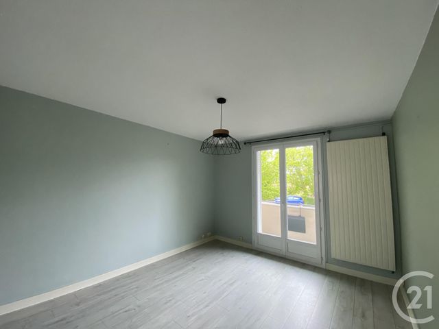 Appartement F3 &agrave; louer - 3 pi&egrave;ces - 53,66 m2 - Riom - 63 - AUVERGNE