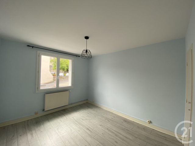 Appartement F3 &agrave; louer - 3 pi&egrave;ces - 53,66 m2 - Riom - 63 - AUVERGNE