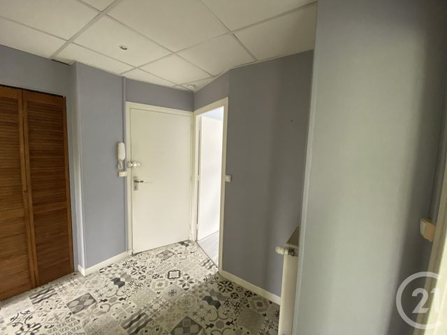 Appartement F3 &agrave; louer - 3 pi&egrave;ces - 53,66 m2 - Riom - 63 - AUVERGNE