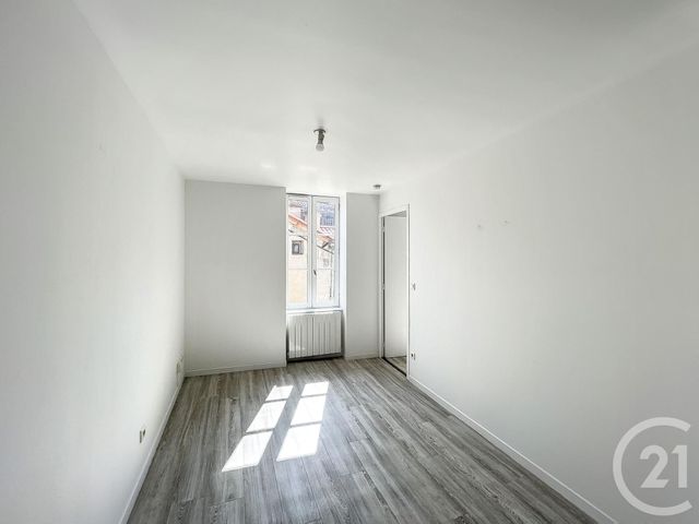 Appartement F2 &agrave; louer - 2 pi&egrave;ces - 25,80 m2 - Riom - 63 - AUVERGNE