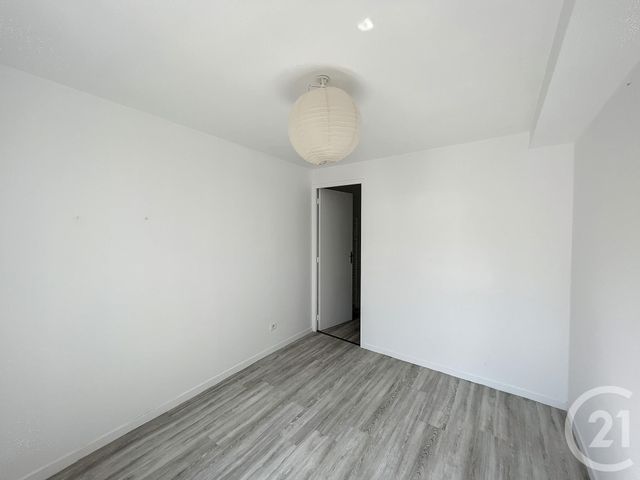 Appartement F2 &agrave; louer - 2 pi&egrave;ces - 25,80 m2 - Riom - 63 - AUVERGNE