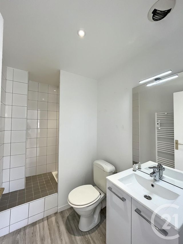 Appartement F2 &agrave; louer - 2 pi&egrave;ces - 25,80 m2 - Riom - 63 - AUVERGNE