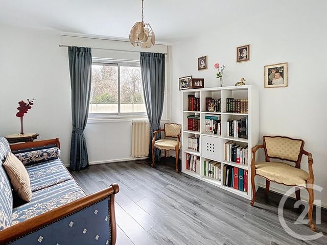 Appartement F3 &agrave; vendre - 5 pi&egrave;ces - 86 m2 - Riom - 63 - AUVERGNE