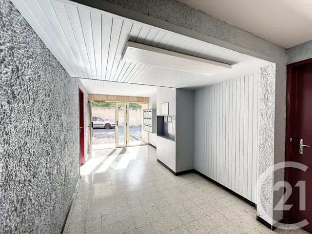 Appartement F1 &agrave; vendre - 1 pi&egrave;ce - 30,49 m2 - Riom - 63 - AUVERGNE