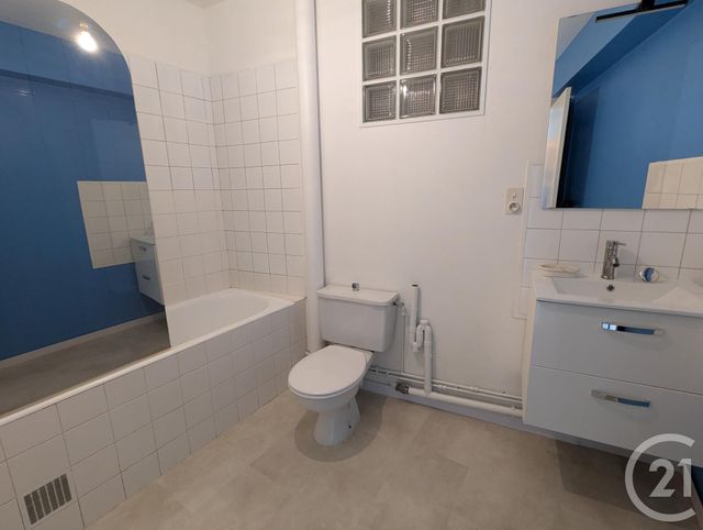 Appartement F2 &agrave; louer - 2 pi&egrave;ces - 54,90 m2 - Clermont Ferrand - 63 - AUVERGNE