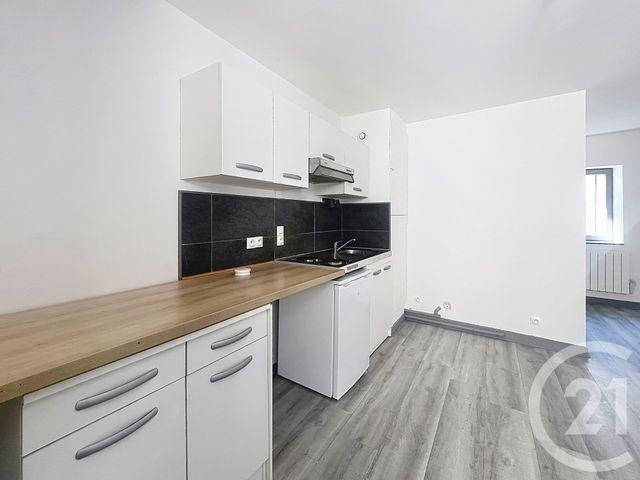 Appartement T1 &agrave; louer - 1 pi&egrave;ce - 30 m2 - Riom - 63 - AUVERGNE