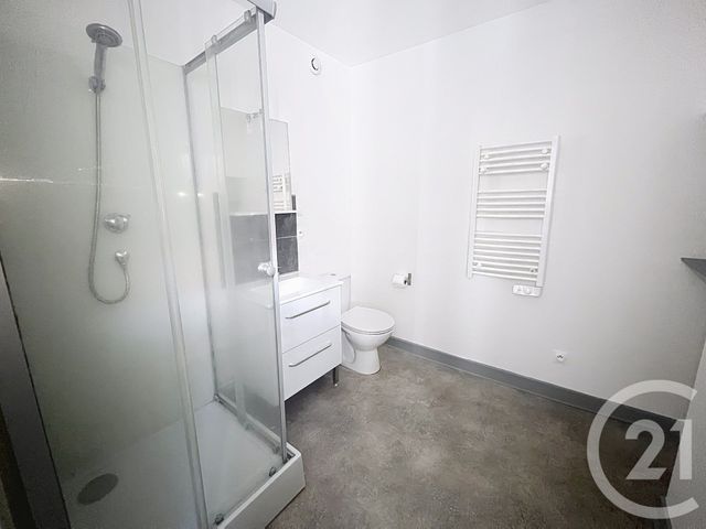 Appartement T1 &agrave; louer - 1 pi&egrave;ce - 30 m2 - Riom - 63 - AUVERGNE