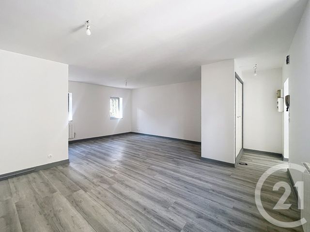 Appartement T1 &agrave; louer - 1 pi&egrave;ce - 30 m2 - Riom - 63 - AUVERGNE