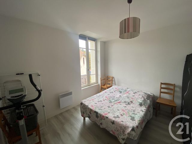 Appartement F3 &agrave; louer - 3 pi&egrave;ces - 82,24 m2 - Chatelguyon - 63 - AUVERGNE