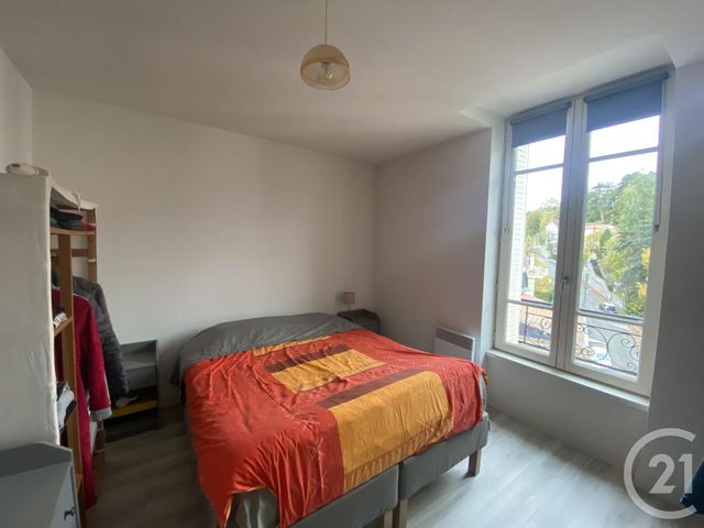 Appartement F3 &agrave; louer - 3 pi&egrave;ces - 82,24 m2 - Chatelguyon - 63 - AUVERGNE