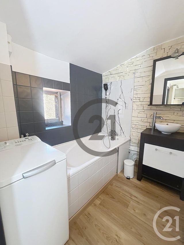 Appartement F3 &agrave; louer - 3 pi&egrave;ces - 41,62 m2 - Riom - 63 - AUVERGNE