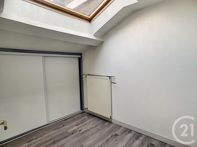 Appartement F3 &agrave; louer - 3 pi&egrave;ces - 41,62 m2 - Riom - 63 - AUVERGNE