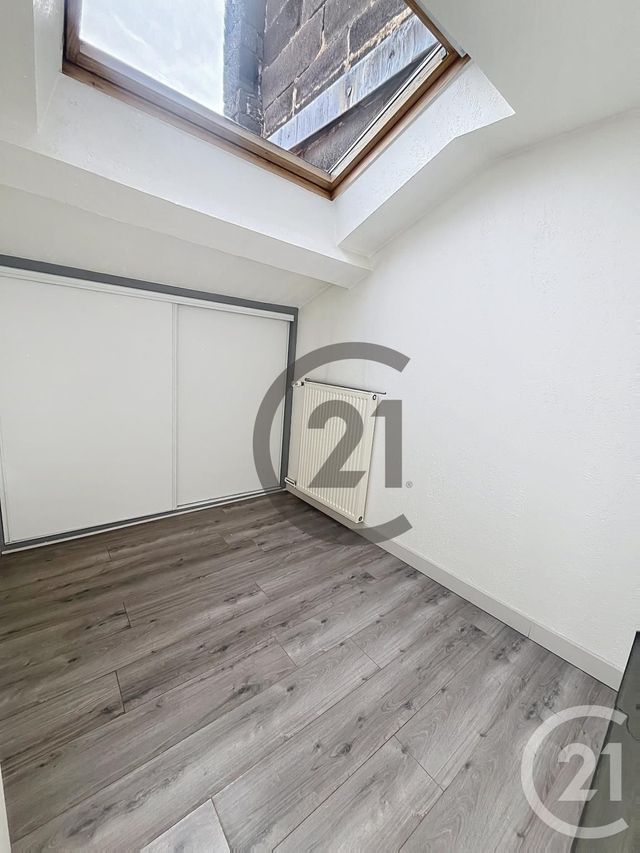 Appartement F3 &agrave; louer - 3 pi&egrave;ces - 41,62 m2 - Riom - 63 - AUVERGNE