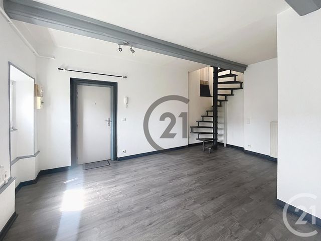 Appartement F3 &agrave; louer - 3 pi&egrave;ces - 41,62 m2 - Riom - 63 - AUVERGNE