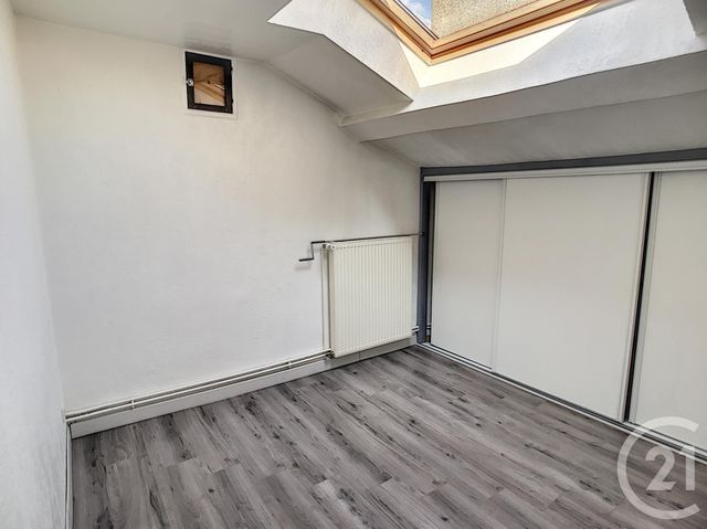 Appartement F3 &agrave; louer - 3 pi&egrave;ces - 41,62 m2 - Riom - 63 - AUVERGNE