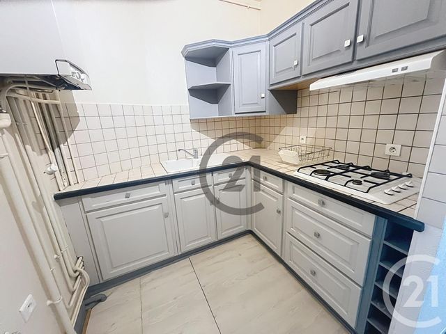 Appartement F3 &agrave; louer - 3 pi&egrave;ces - 41,62 m2 - Riom - 63 - AUVERGNE