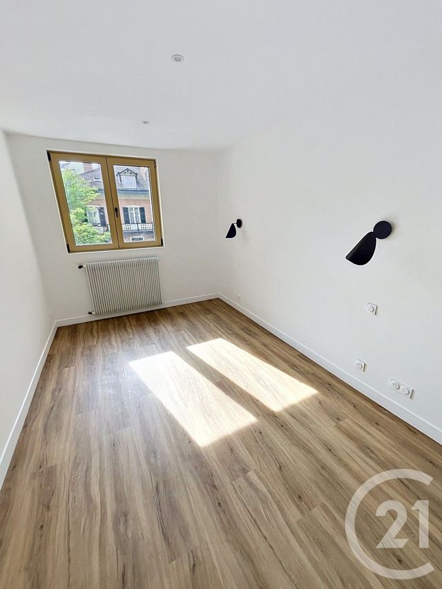 Appartement F3 &agrave; louer - 3 pi&egrave;ces - 79,21 m2 - Vichy - 03 - AUVERGNE