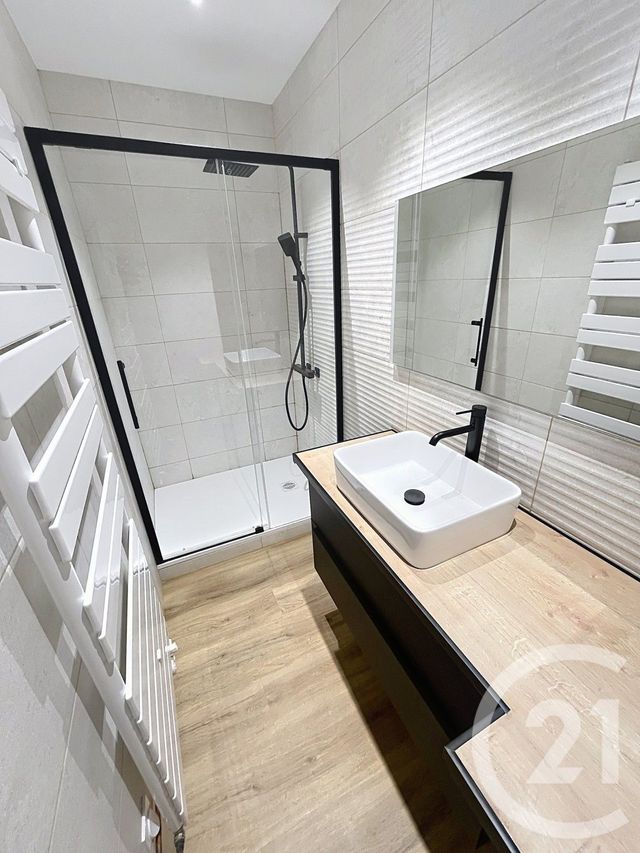 Appartement F3 &agrave; louer - 3 pi&egrave;ces - 79,21 m2 - Vichy - 03 - AUVERGNE