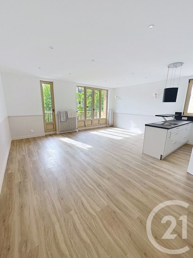 Appartement F3 &agrave; louer - 3 pi&egrave;ces - 79,21 m2 - Vichy - 03 - AUVERGNE