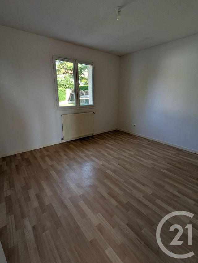 Maison &agrave; louer - 4 pi&egrave;ces - 86,59 m2 - Chateaugay - 63 - AUVERGNE