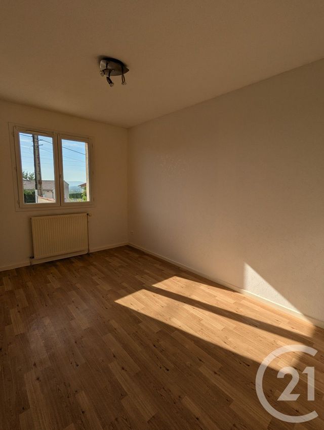 Maison &agrave; louer - 4 pi&egrave;ces - 86,59 m2 - Chateaugay - 63 - AUVERGNE