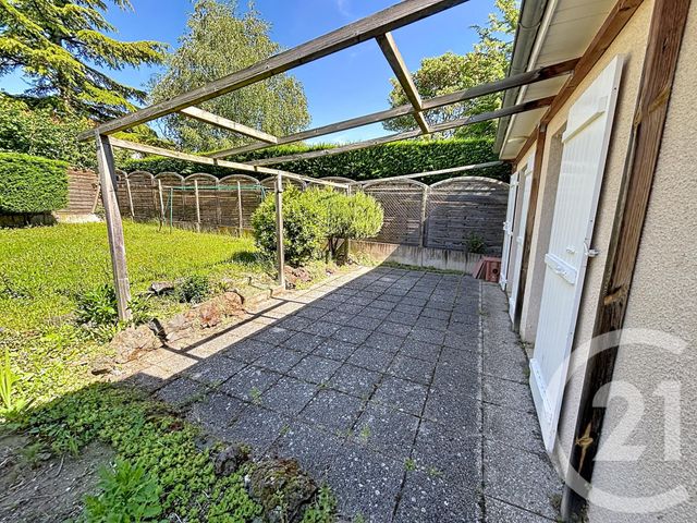 Maison &agrave; louer - 4 pi&egrave;ces - 86,59 m2 - Chateaugay - 63 - AUVERGNE