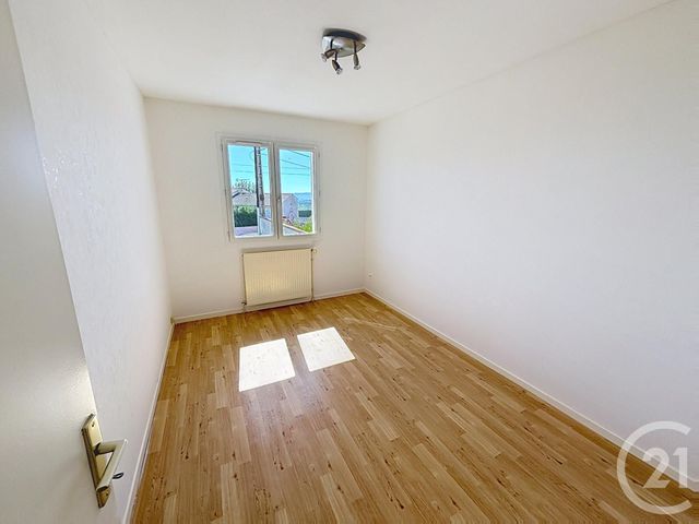 Maison &agrave; louer - 4 pi&egrave;ces - 86,59 m2 - Chateaugay - 63 - AUVERGNE
